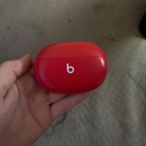 Beat earbuds